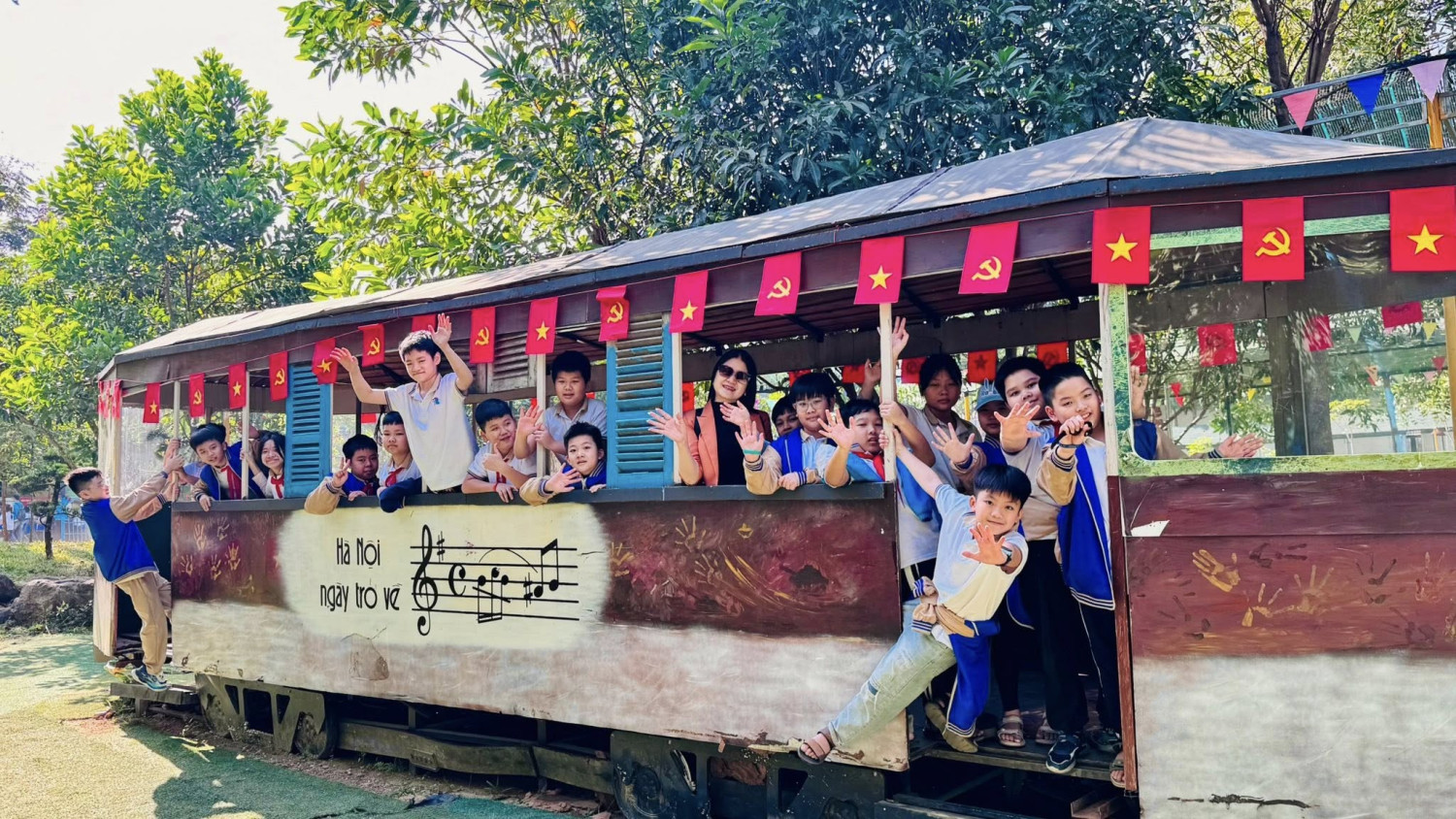 HOẠT ĐỘNG TRẢI NGHIỆM QUÂN SỰ – RÈN LUYỆN Ý CHÍ, NUÔI DƯỠNG TINH THẦN KỶ LUẬT TẠI ARMY STATION